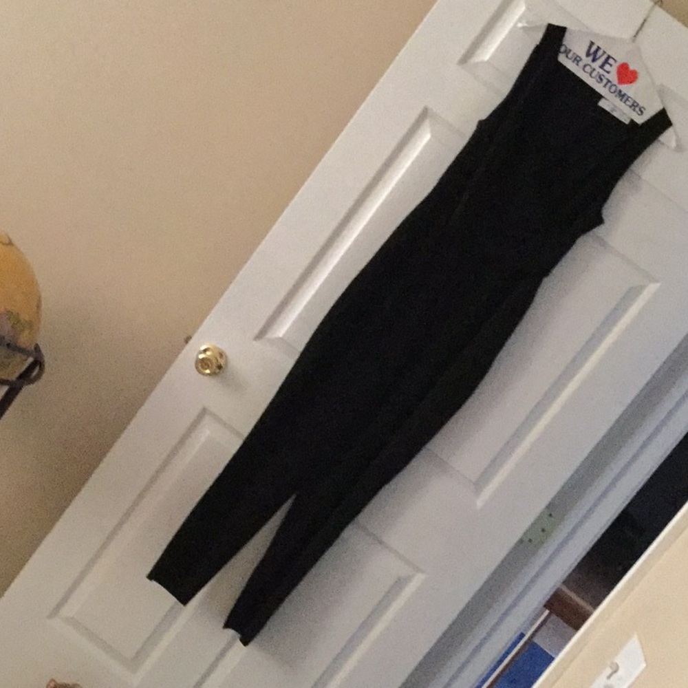 Ali & Jay sleeveless slim asymmetrical jumpsuit - Picture 11 of 16